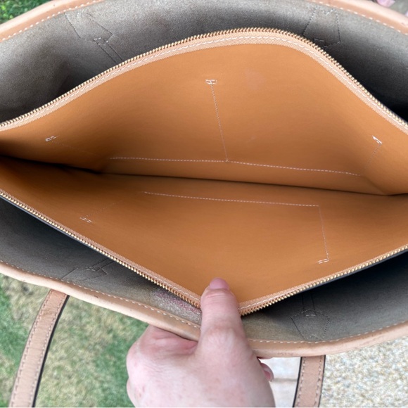 Tory Burch Cream and Brown Women's Tote Bag. Clean! - Picture 16 of 16